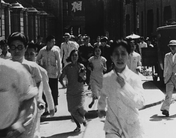 日军轰炸广州期间，居民纷纷逃离，摄于中国抗日战争（1937-1945）时期。 - 俄罗斯卫星通讯社