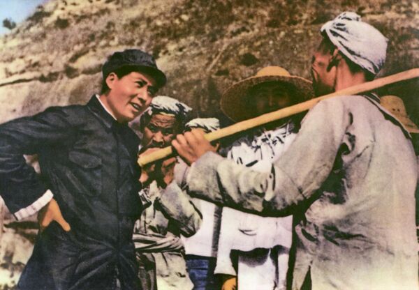 毛主席在中国抗日战争期间（1937-1945年）与延安杨家岭的农民交谈。 - 俄罗斯卫星通讯社