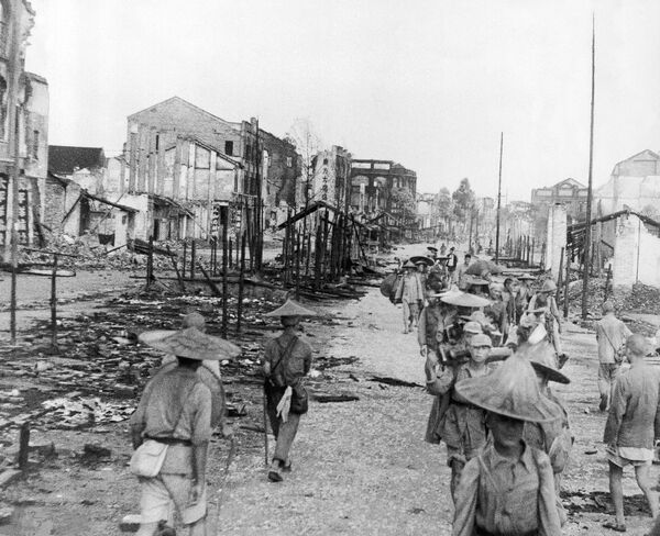 1945年7月23日，中国军队进入被收复的雷州城，城市在日军撤退时被焚毁。雷州曾是一个美军空军基地所在地。 - 俄罗斯卫星通讯社