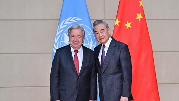 王毅在天津会见来华出席2025年上海合作组织峰会的联合国秘书长古特雷斯 - 俄罗斯卫星通讯社