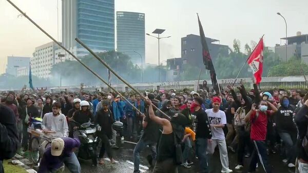 印尼暴亂 - 俄羅斯衛星通訊社