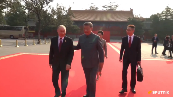 【俄罗斯卫星通讯社】俄中领导人相聚北京观看阅兵式 - 俄罗斯卫星通讯社