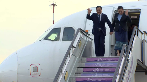 老挝总理抵达符拉迪沃斯托克参加2025年东方经济论坛 - 俄罗斯卫星通讯社