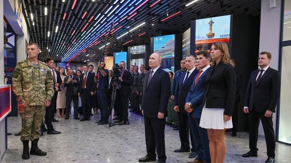 普京为连接雅库特和哈巴罗夫斯克边疆区的太平洋铁路举行开通仪式 - 俄罗斯卫星通讯社