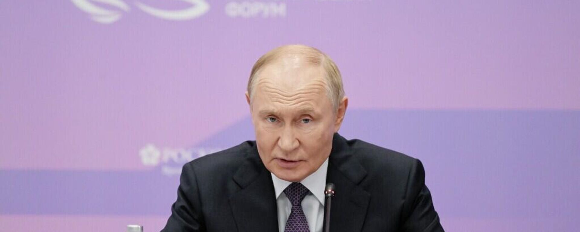 普京宣布俄将再建一座浮动核电站 - 俄罗斯卫星通讯社, 1920, 04.09.2025