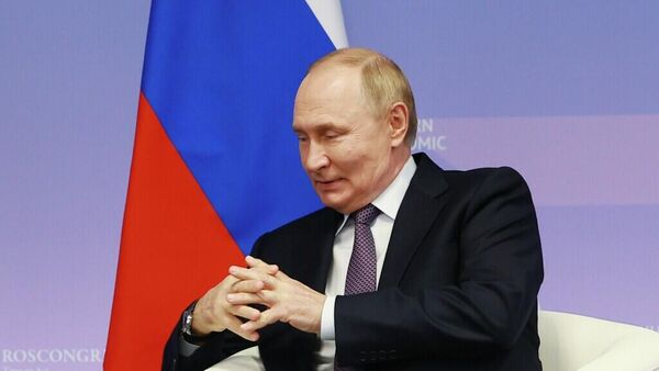 普京表示俄方将以对等方式回应中国对俄罗斯公民实施的免签政策 - 俄罗斯卫星通讯社