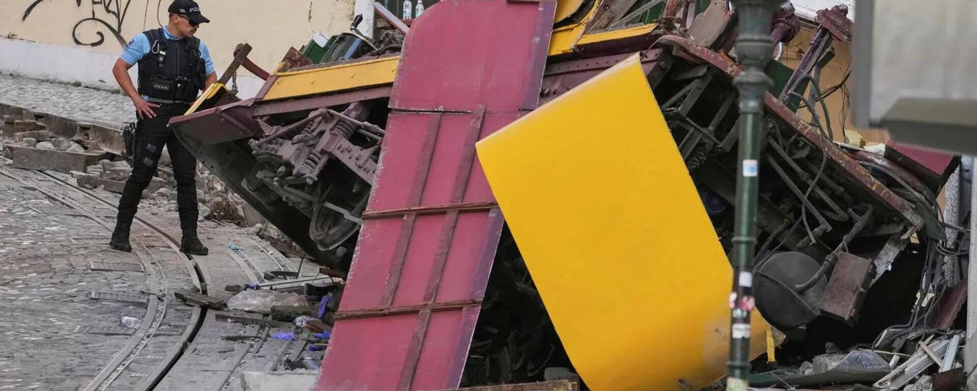 里斯本市中心纜車脫軌事故 - 俄羅斯衛星通訊社, 1920, 05.09.2025