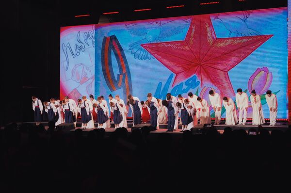 中俄青少年手拉手合唱團專場演出在北京展覽館舉行 - 俄羅斯衛星通訊社