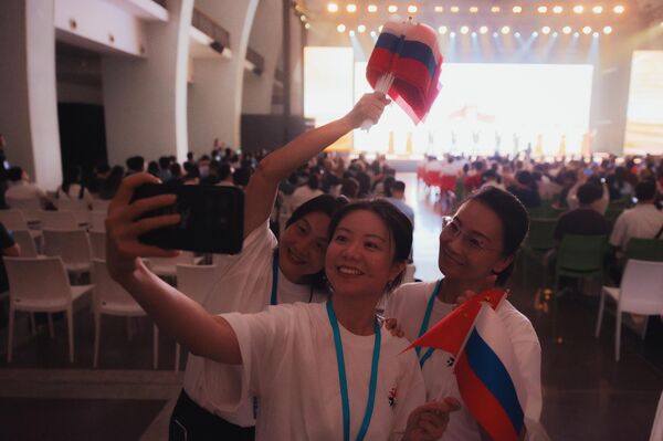 中俄青少年手拉手合唱團專場演出在北京展覽館舉行 - 俄羅斯衛星通訊社