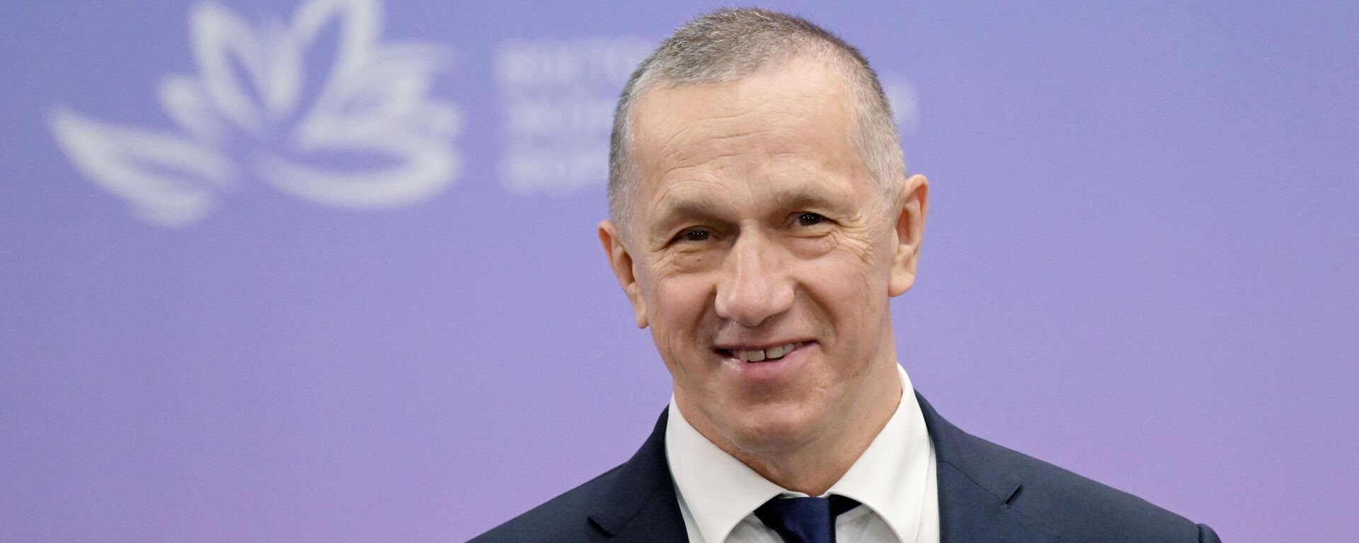 俄副總理：2025東方經濟論壇期間已簽署283份協議 總金額達6.04萬億盧布 - 俄羅斯衛星通訊社, 1920, 05.09.2025