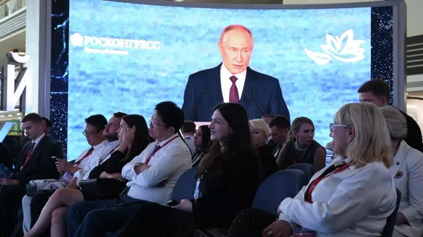 ВЭФ-2025. Пленарное заседание - 俄罗斯卫星通讯社