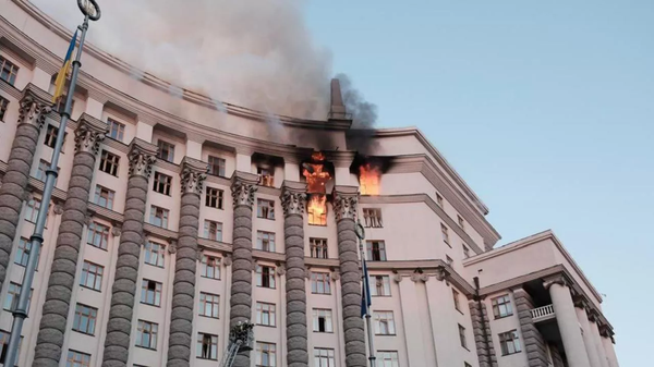 基輔政府大樓起火 - 俄羅斯衛星通訊社