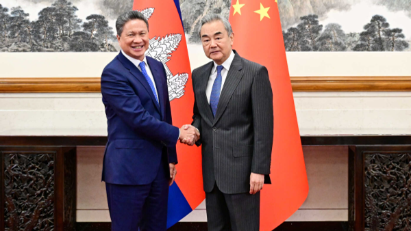 王毅会见柬埔寨副首相孙占托 - 俄罗斯卫星通讯社