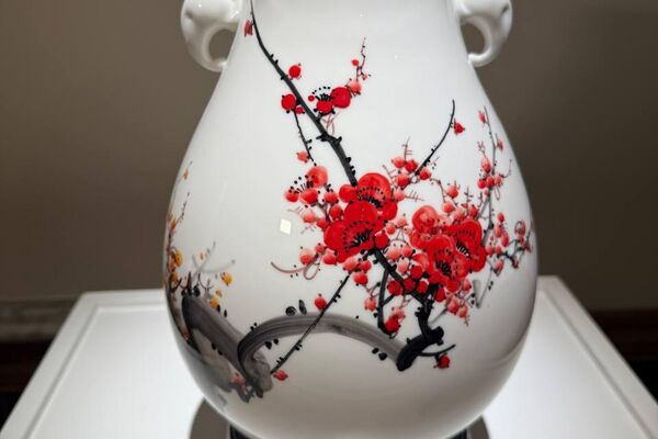 В Музее декоративно-прикладного искусства сегодня открылась выставка китайского белого фарфора Дэхуа В Музее декоративно-прикладного искусства сегодня открылась выставка китайского белого фарфора Дэхуа - 俄罗斯卫星通讯社