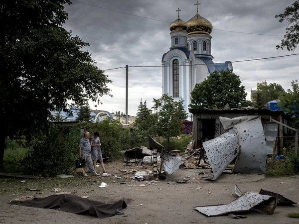 卢甘斯克遭到炮击后的市民。 - 俄罗斯卫星通讯社