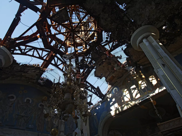 顿涅茨克伊维尔女子修道院伊维尔圣母圣像教堂的穹顶和屋顶被毁，该教堂位于顿涅茨克机场附近，在乌克兰东南部的战斗中被摧毁。 - 俄罗斯卫星通讯社