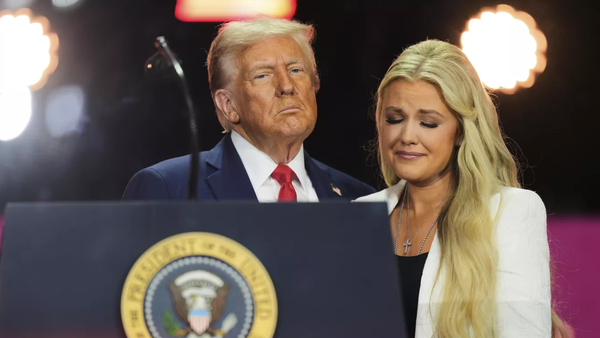 特朗普表示美国对柯克遇害事件深感悲痛和震惊 - 俄罗斯卫星通讯社