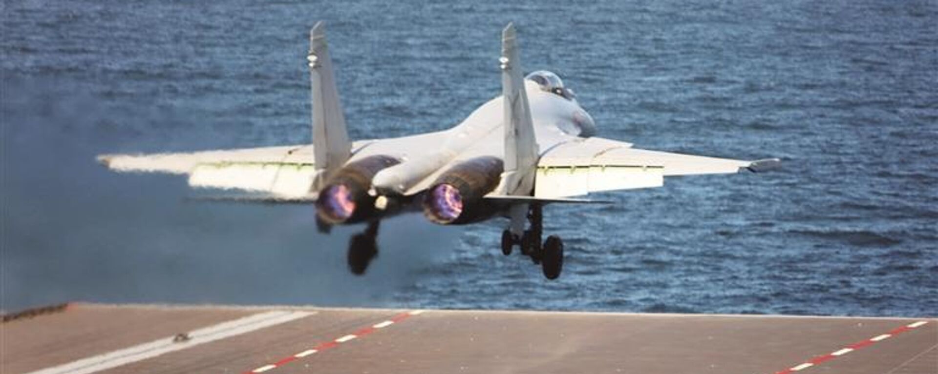 歼-15T舰载战斗机从福建舰上电磁弹射起飞 - 俄罗斯卫星通讯社, 1920, 23.09.2025