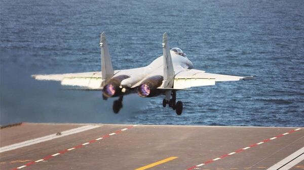 歼-15T舰载战斗机从福建舰上电磁弹射起飞 - 俄罗斯卫星通讯社