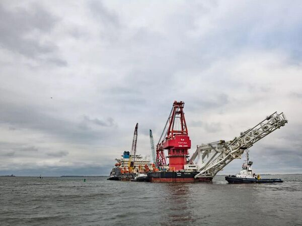 铺管船“福尔图娜”号离开维斯马港 - 俄罗斯卫星通讯社