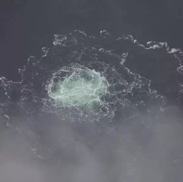 瑞典海岸警卫队2022年9月28日提供的照片显示，&quot;北溪-2&quot;管道发生小规模泄漏 - 俄罗斯卫星通讯社