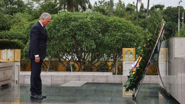 沃洛金致敬越南国家奠基人胡志明 - 俄罗斯卫星通讯社