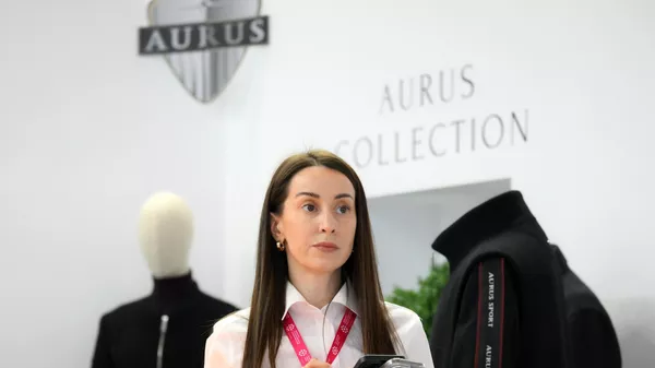 俄羅斯奧魯斯（Aurus）品牌的服裝、手提包和鞋子在“創新工業·白俄羅斯”國際工業展上首次向公眾展示。 - 俄羅斯衛星通訊社