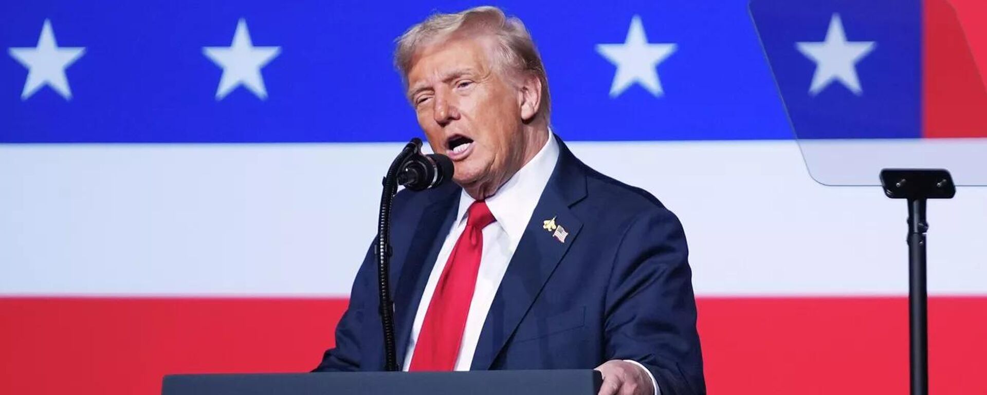 美國總統特朗普在弗吉尼亞州匡蒂科海軍陸戰隊基地發表講話 - 俄羅斯衛星通訊社, 1920, 01.10.2025