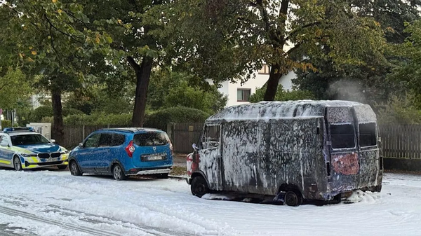 一辆起火的厢式汽车 - 俄罗斯卫星通讯社