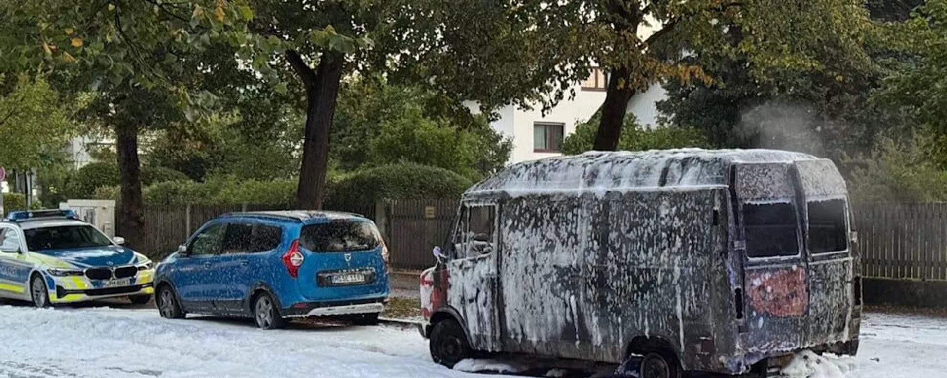 一輛起火的廂式汽車 - 俄羅斯衛星通訊社, 1920, 01.10.2025