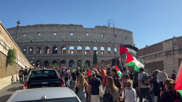 罗马爆发数千人挺巴游行，队伍绵延两公里途经斗兽场 - 俄罗斯卫星通讯社