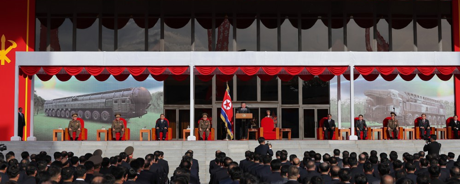 朝鲜武器装备展览会“国防发展-2025”隆重开幕 - 俄罗斯卫星通讯社, 1920, 05.10.2025