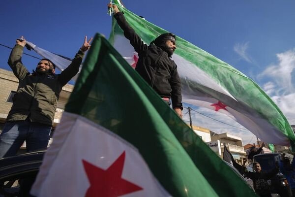 Syrians celebrate the fall of Bashar Assad - 俄羅斯衛星通訊社