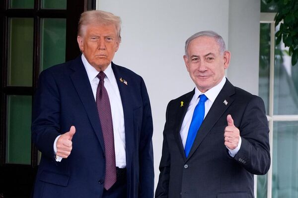 President Donald Trump greets Israeli Prime Minister Benjamin Netanyahu - 俄羅斯衛星通訊社