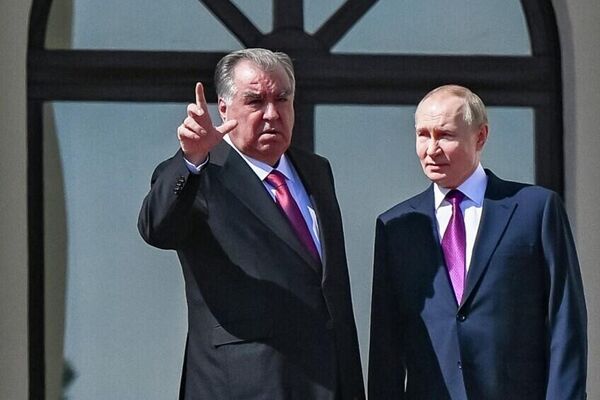 拉赫蒙熱情迎接普京 - 俄羅斯衛星通訊社