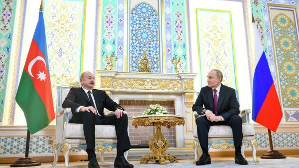 普京：俄防空系统发射的两枚导弹未直接击中阿塞拜疆航空失事飞机 - 俄罗斯卫星通讯社