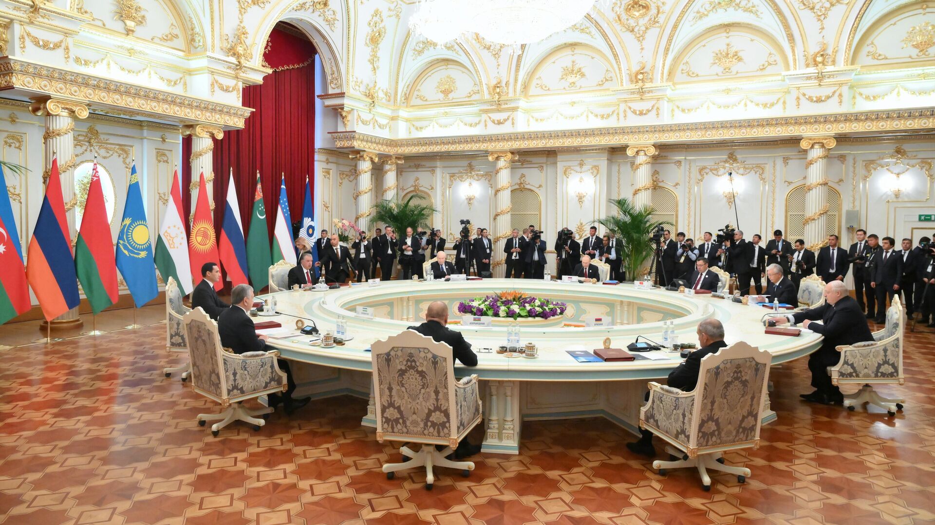 据克里姆林宫消息，独联体国家领导人通过决定，授予上合组织独联体观察员地位 - 俄罗斯卫星通讯社, 1920, 10.10.2025