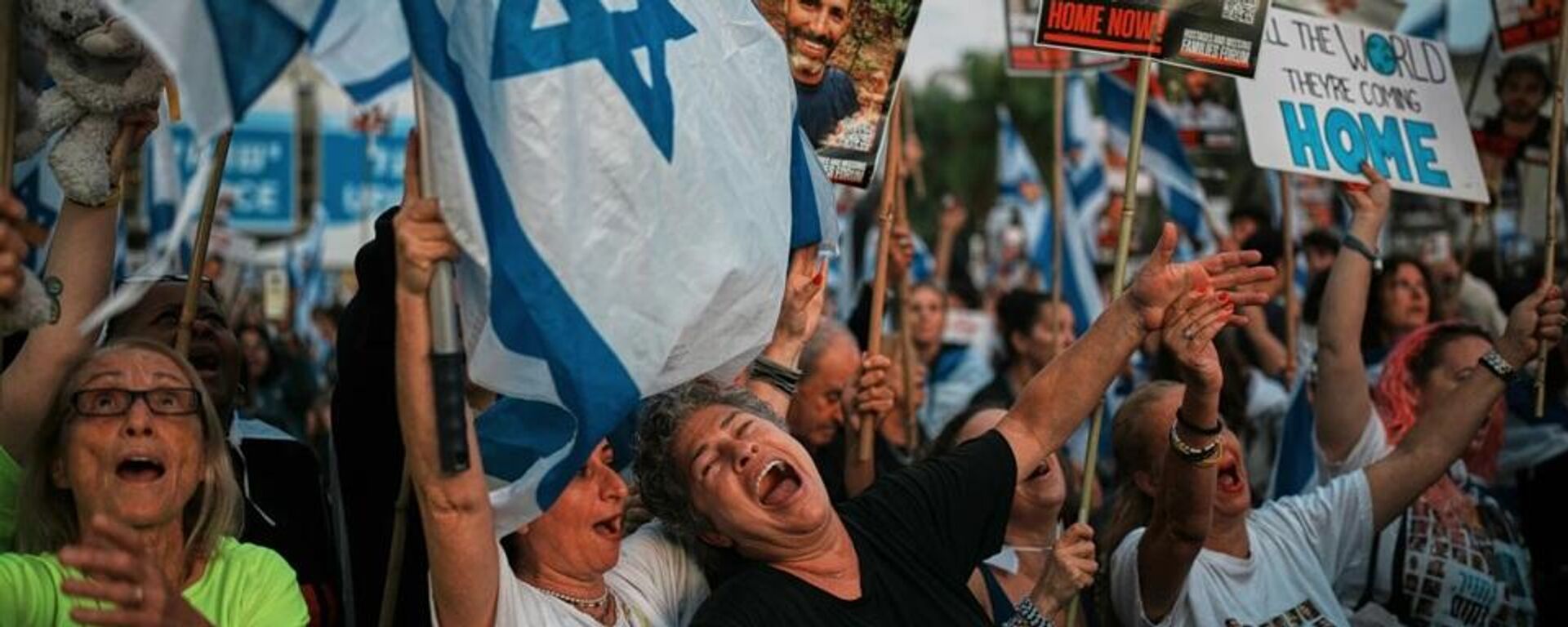 以色列民眾聚集在特拉維夫等待從加沙釋放的以色列人質 - 俄羅斯衛星通訊社, 1920, 13.10.2025