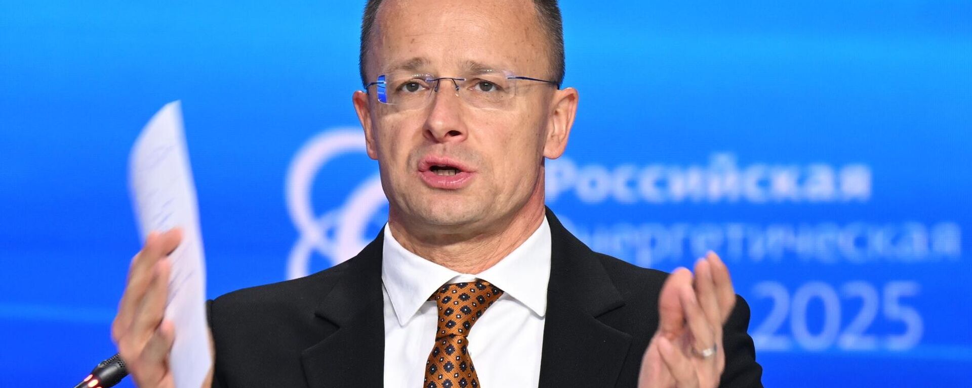 匈牙利外交與對外經濟部長西雅爾多 - 俄羅斯衛星通訊社, 1920, 15.10.2025