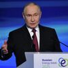 Президент РФ Владимир Путин выступает на пленарном заседании Создавая энергетику будущего вместе в рамках международного форума Российская энергетическая неделя в Москве.  - 俄罗斯卫星通讯社