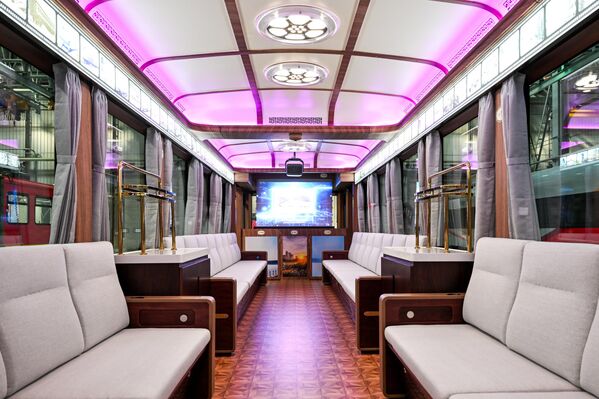 2025年10月16日，中国首列氢能文旅列车“氢春号”在吉林长春正式下线。（图片来源：VCG/VCG via Getty Images）。 - 俄罗斯卫星通讯社