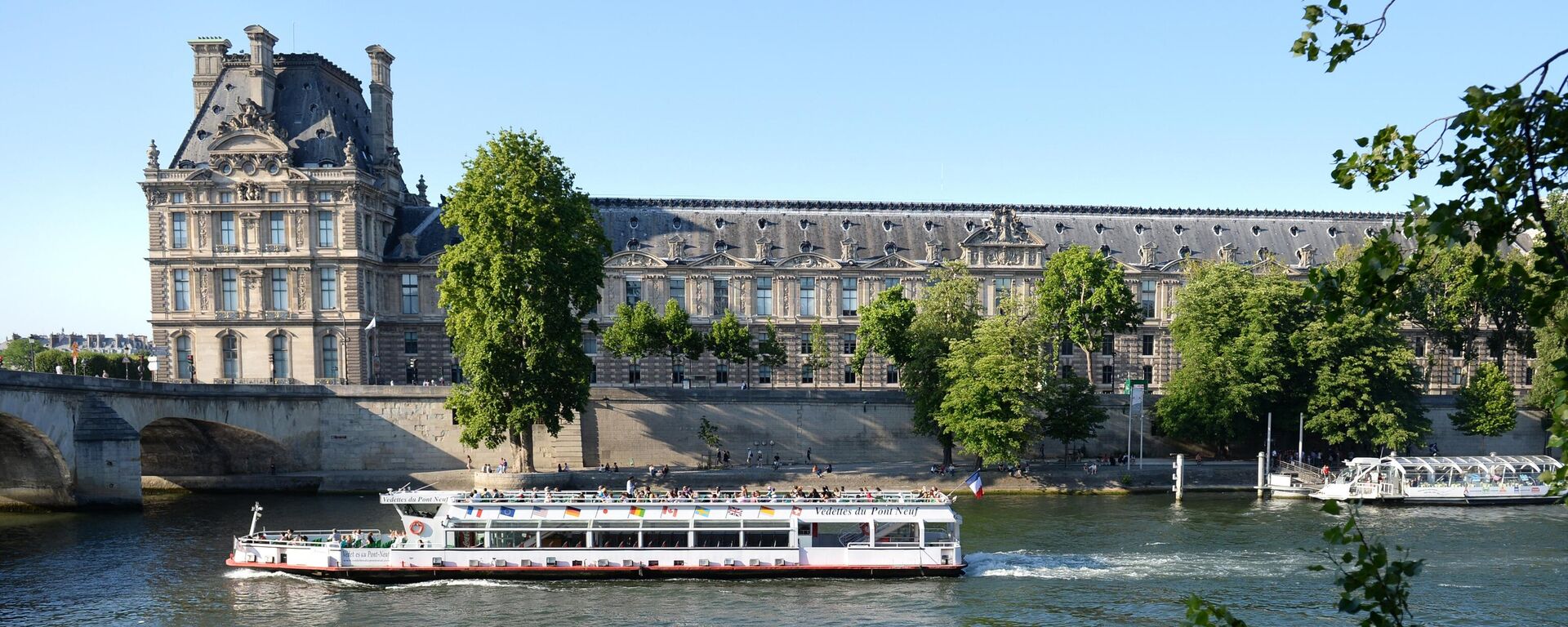 法國政府：法國總統要求加快採取盧浮宮安保強化措施 - 俄羅斯衛星通訊社, 1920, 22.10.2025