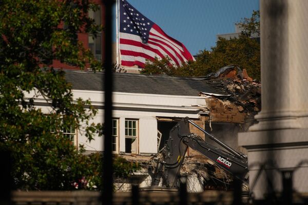 白宫东翼建筑外墙被拆除 白宫东翼建筑外墙被拆除 - 俄罗斯卫星通讯社