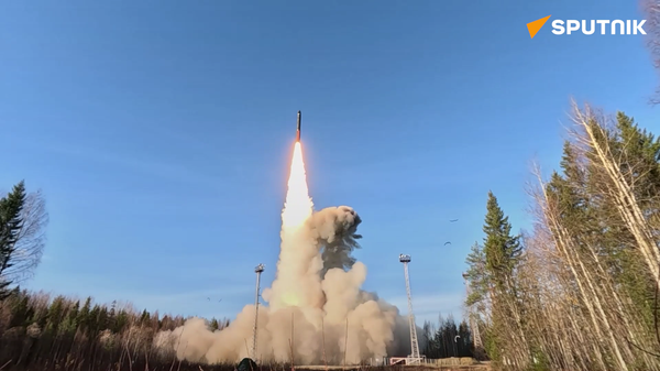 俄国防部发布“亚尔斯”洲际弹道导弹试射画面 - 俄罗斯卫星通讯社