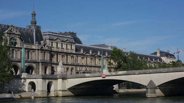 卢浮宫 - 俄罗斯卫星通讯社