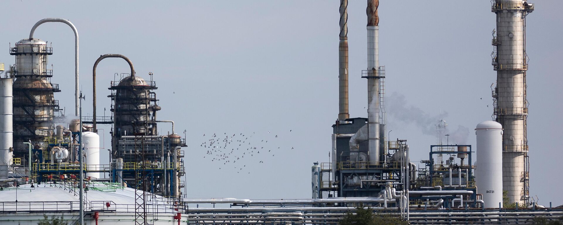 匈牙利总理不排除MOL炼油厂火灾系外部袭击所致 - 俄罗斯卫星通讯社, 1920, 30.10.2025