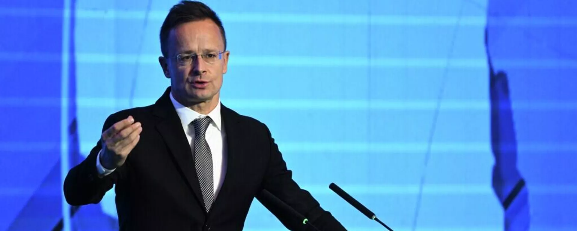 匈牙利外交部长彼得·西亚尔托 - 俄罗斯卫星通讯社, 1920, 26.11.2025