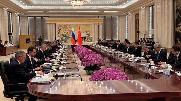 Началась встреча в широком составе первого вице-премьера РФ Денис Мантурова с вице-премьером Госсовета КНР Дин Сюэсяном - 俄羅斯衛星通訊社