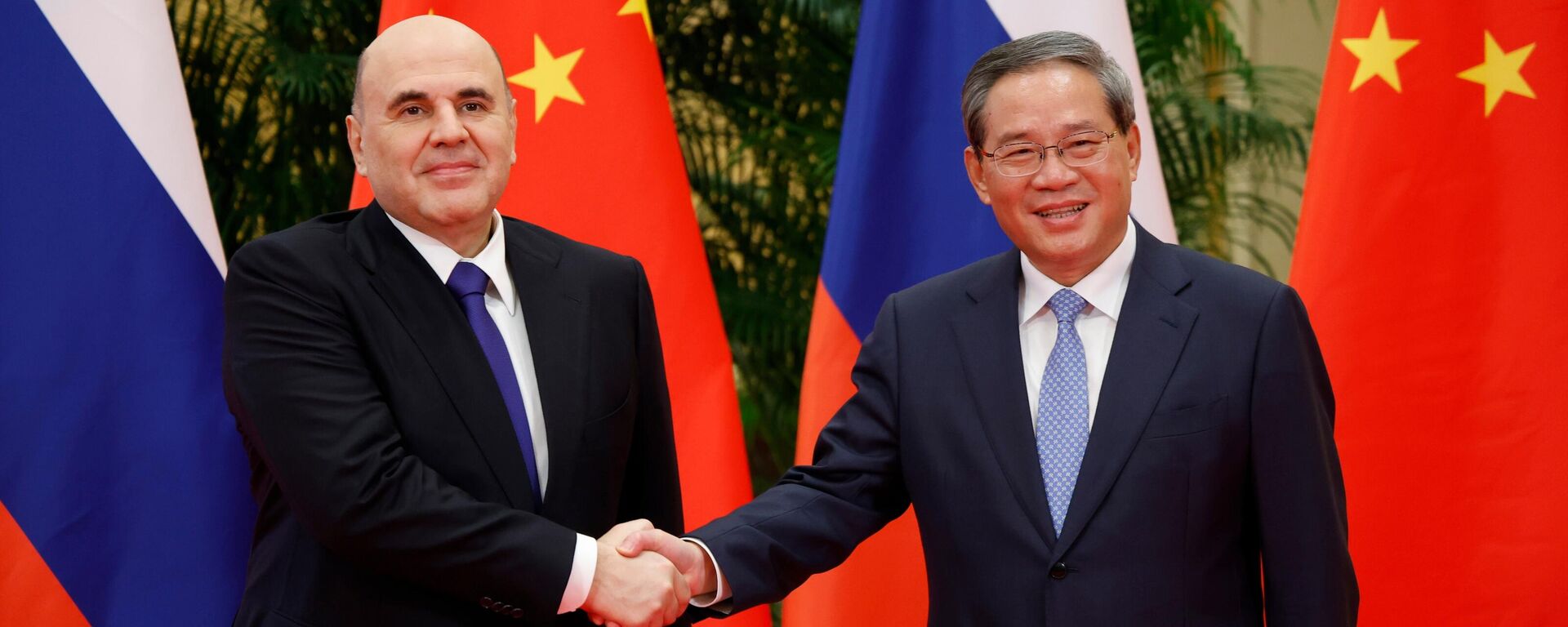 俄中总理会晤 - 俄罗斯卫星通讯社, 1920, 03.11.2025