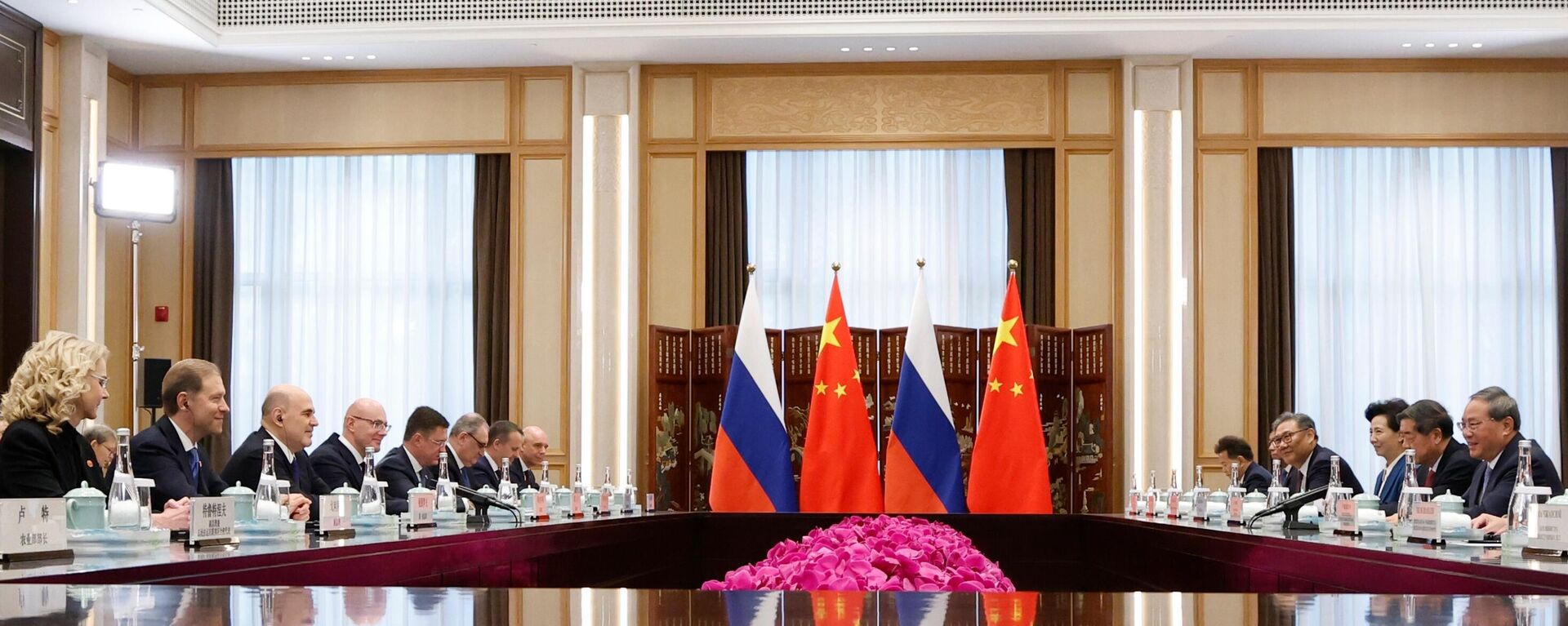 俄总理米舒斯京与中国国务院总理李强举行会谈 - 俄罗斯卫星通讯社, 1920, 03.11.2025